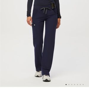 NIP Figs Petite Kade Cargo Scrub Pant
